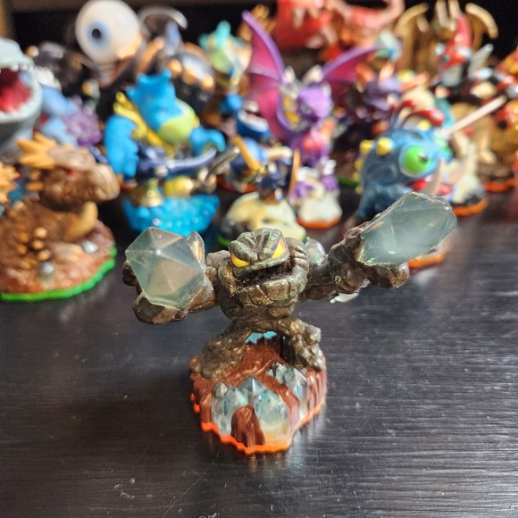 Skylander Activision Other - SKYLANDER ACTIVISION FIGURES + Swappables Small Lot 29 in Total
